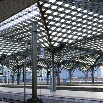 Czy klimatyzator z funkcją grzania poradzi sobie przy mroźnych zimach w Pruszkowie?